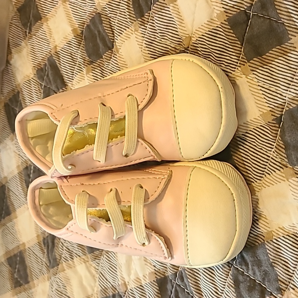 Size 1 light pink baby shoes